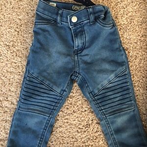 OshKosh & Target (Cat&Jack) jeans $5 each